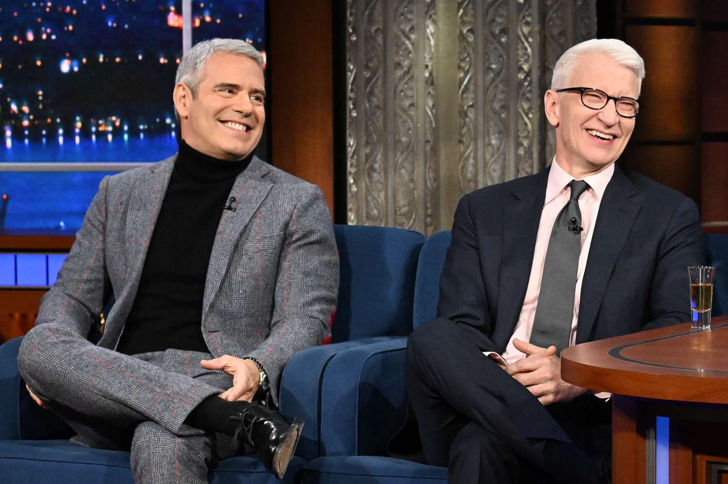 在安迪·科恩（Andy Cohen）和安德森·庫珀（Anderson Cooper）的“史詩”春假主題公園旅行